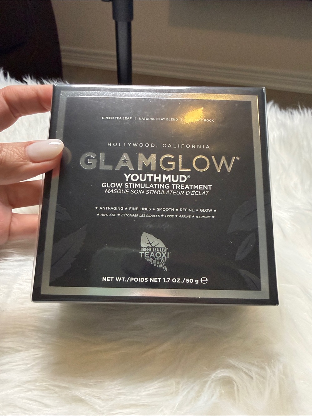 GLAMGLOW Youthmud Glow Treatment - Black with Gold Accents